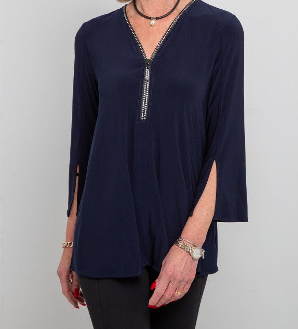 V-neck Relaxed Fit with Zipper Neckline 860
