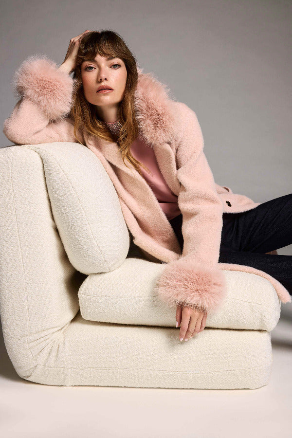 Chic Sweater Coat with Faux Fur 605