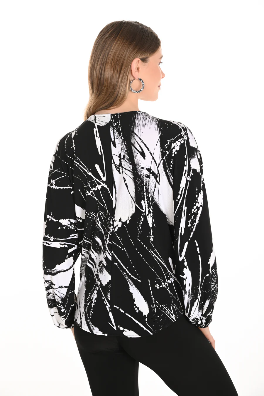 Abstract Black & White Knot Top 612