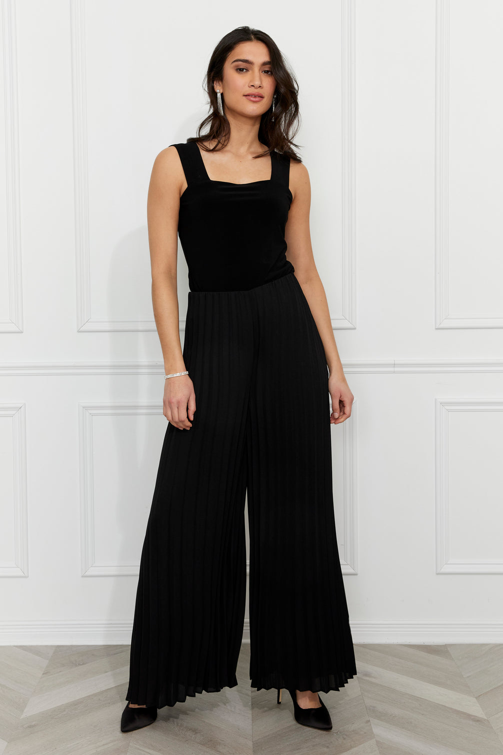 Pleated Wide-leg Trousers 622
