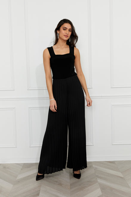 Pleated Wide-leg Trousers