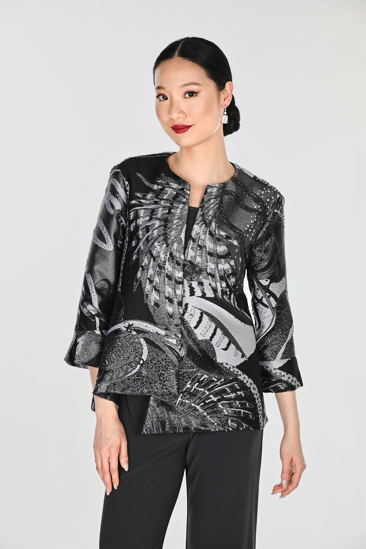Flared 3\4 Sleeve Woven Jacket with Embellished Clasp 871