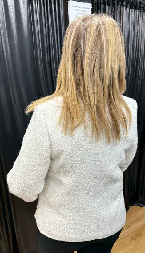 Classic Tweed Jacket with Collar and Pocket Detailing