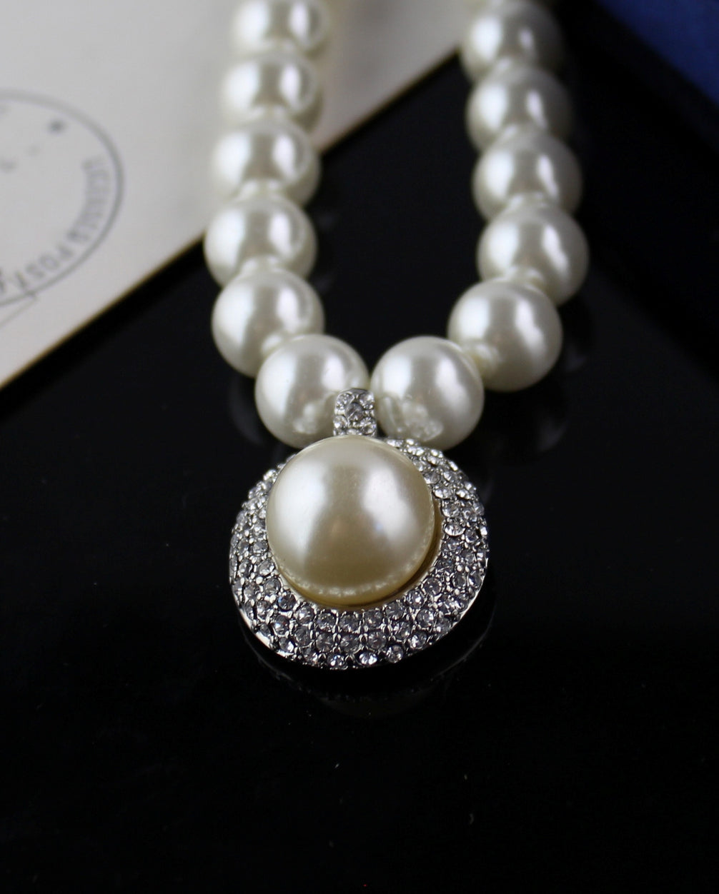 Faux Pearl Choker with Diamante Framed statement Pearl Pendant  13