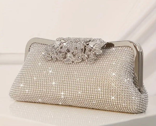 Silver Crystal Clutch Purse with Feature Clasp and Detachable Chain 772