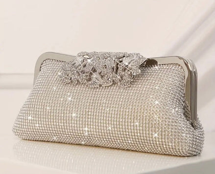 Silver Crystal Clutch Purse with Feature Clasp and Detachable Chain 772